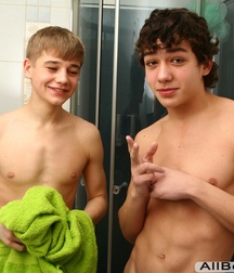 Aaron and Kane in shower gay porn