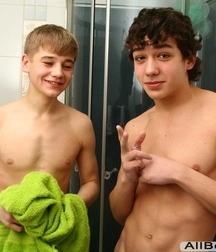 Aaron and Kane in shower gay porn