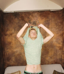 Blond Boy solo gay porn set 62267cdcf16ae.jpg