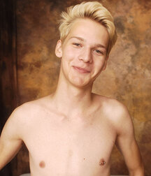 Blond Boy solo gay porn set 62267ce3a5b7d.jpg