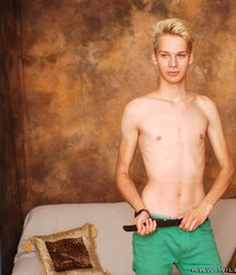Blond Boy solo gay porn set 62267cea658c0.jpg