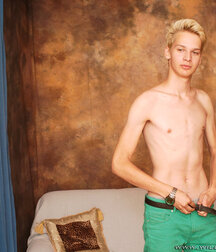 Blond Boy solo gay porn set 62267cec9a0d8.jpg