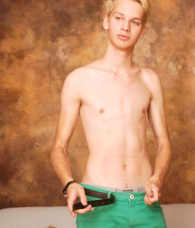 Blond Boy solo gay porn set 62267cf175a7b.jpg