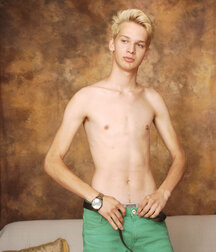 Blond Boy solo gay porn set 62267cf3a1042.jpg