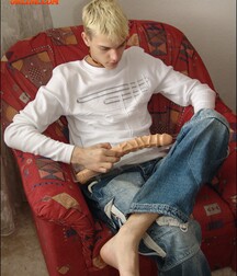 Boy Ton with toys porn 63012b89d427a.jpg