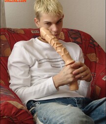 Boy Ton with toys porn 63012b9b976ea.jpg