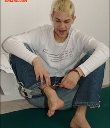 Boy Ton with toys porn 63012bf95f6ae.jpg