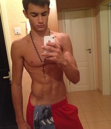 Hot Boys 5 5dbdbce153414.jpg