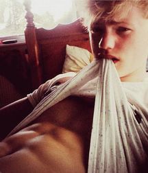 Hot Boys 5 5dbdc012e43ea.jpg