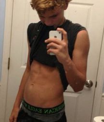 Hot Boys 5 5dbdc036bad1c.jpg