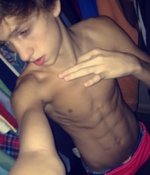 Hot Boys 5 5dbdc0d3cf820.jpg