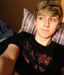 Hot Boys 5 5dbdc0f46fdb7.jpg