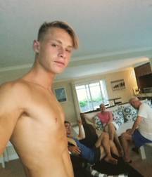 InstaBoys 5dc5baa00e113.jpg