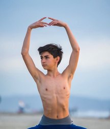 InstaBoys 5dc5baada8a77.jpg