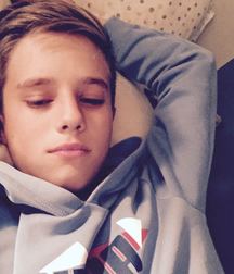 InstaBoys 5dc5bab65be39.jpg