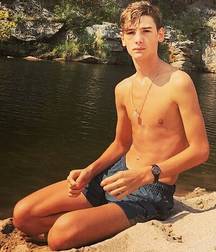 InstaBoys 5dc5baddb9b69.jpg