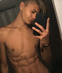 InstaBoys 5dc5bb09b3002.jpg