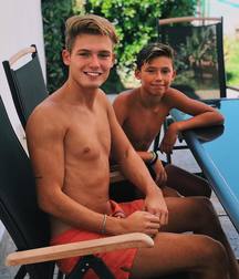 InstaBoys 5dc5bb40dbf1e.jpg