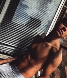 InstaBoys 5dc5bb63bb051.jpg