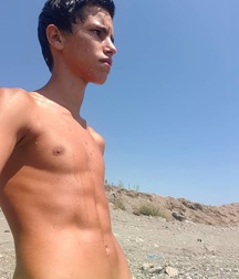 More InstaBoys 5dc5c0ec46516.jpg