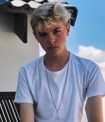 More InstaBoys 5dc5c1509a5aa.jpg