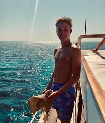 More InstaBoys 5dc5c153cc38b.jpg