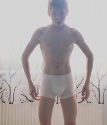 More InstaBoys 5dc5c1574c4df.jpg