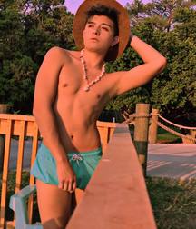 More InstaBoys 5dc5c1662c02f.jpg