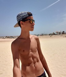 More InstaBoys 5dc5c1a1a841b.jpg