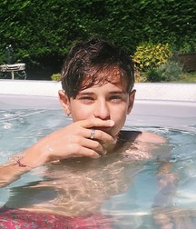 More InstaBoys 5dc5c1aa52a85.jpg