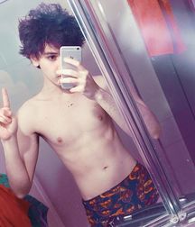 More InstaBoys 5dc5c1d42d683.jpg