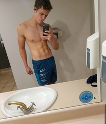 More InstaBoys 5dc5c1e319e4f.jpg