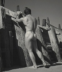 Vintage Gay 00 5b5e4f40ee31a.jpg