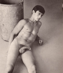 Vintage Gay 01 5b5e502754451.jpg