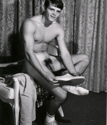 Vintage Gay 01 5b5e518d984bc.jpg