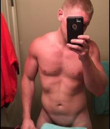 Assorted guys from web 08 5dfbe631e206c.jpg