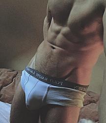 Assorted guys from web 08 5dfbe6a9941db.jpg