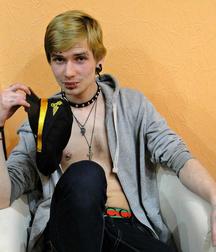 Assorted guys from web 10 5dfe600d59e91.jpg
