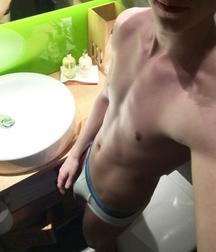 Assorted guys from web 11 5dfe714335db0.jpg