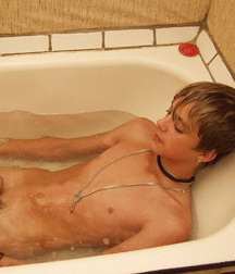 Assorted guys from web 16 5e18f6449e1bf.jpg