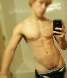 Assorted guys from web 27 5ecc4dd94f748.jpg
