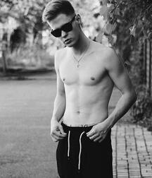 Assorted guys from web 30 5ef7b2351bf46.jpg