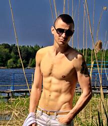Assorted guys  from web 31 5ef7bdd399e78.jpg