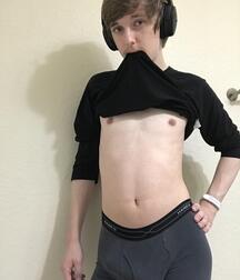 Assorted guys from web 32 5efa54130f94b.jpg