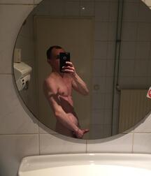 Assorted guys from web 32 5efa54a6b4c9b.jpg
