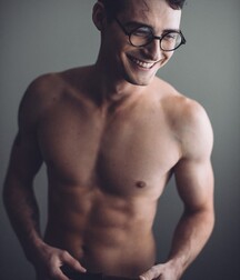 Assorted guys from web 33 5efa5d4ed2828.jpg