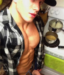 Assorted guys from web 40 5f19e821454f1.jpg