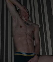 Assorted guys from web 46 5f46c82a5e85b.jpg
