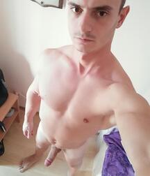 Assorted guys from web 48 5f91e125901a9.jpg