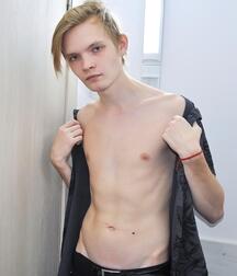 Assorted guys from web 49 5fdbd94fc0af3.jpg